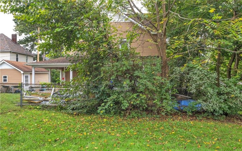 524 8th St, Irwin, 15642, 2 Bedroom Bedrooms, 5 Room Rooms,1.1 BathroomBathrooms,Residential,For Sale,8th St,1775559