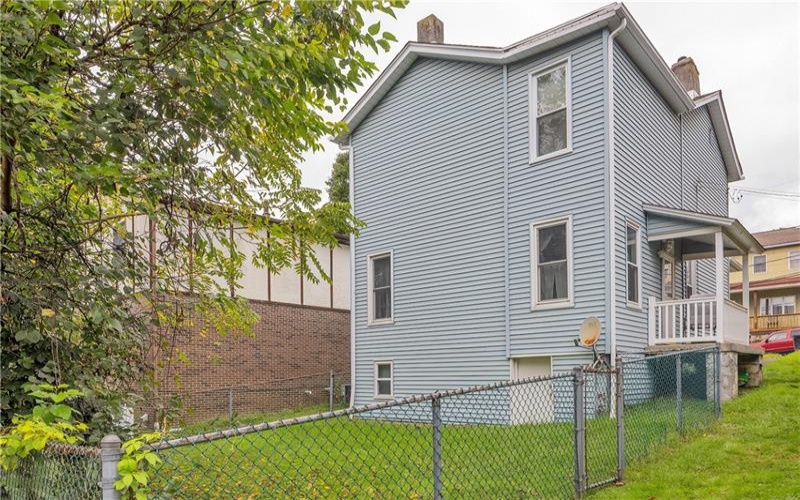 524 8th St, Irwin, 15642, 2 Bedroom Bedrooms, 5 Room Rooms,1.1 BathroomBathrooms,Residential,For Sale,8th St,1775559
