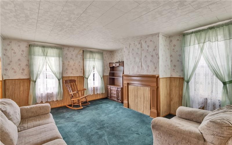 524 8th St, Irwin, 15642, 2 Bedroom Bedrooms, 5 Room Rooms,1.1 BathroomBathrooms,Residential,For Sale,8th St,1775559
