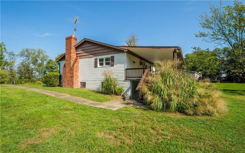 614 Mount Hope Ridge Rd, Claysville, 15323, 2 Bedroom Bedrooms, 5 Room Rooms,2 BathroomBathrooms,Residential,For Sale,Mount Hope Ridge Rd,1775158