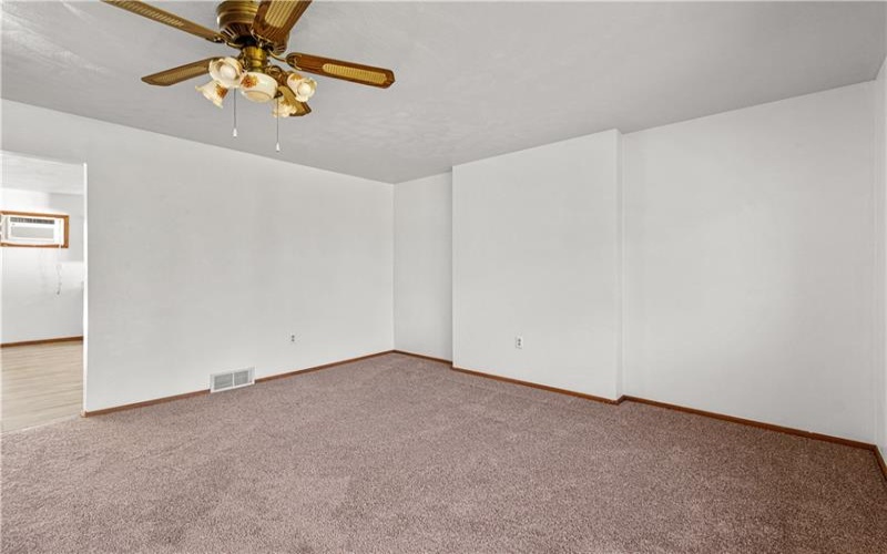 614 Mount Hope Ridge Rd, Claysville, 15323, 2 Bedroom Bedrooms, 5 Room Rooms,2 BathroomBathrooms,Residential,For Sale,Mount Hope Ridge Rd,1775158