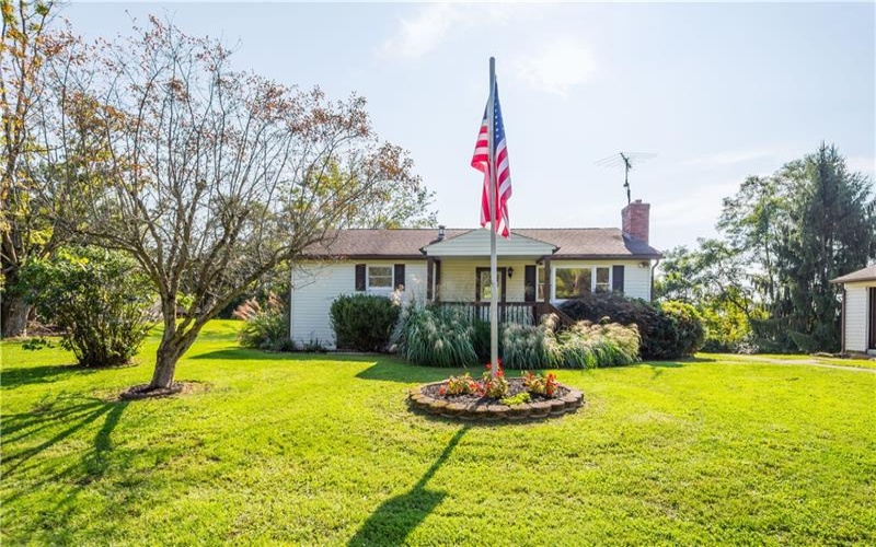 614 Mount Hope Ridge Rd, Claysville, 15323, 2 Bedroom Bedrooms, 5 Room Rooms,2 BathroomBathrooms,Residential,For Sale,Mount Hope Ridge Rd,1775158