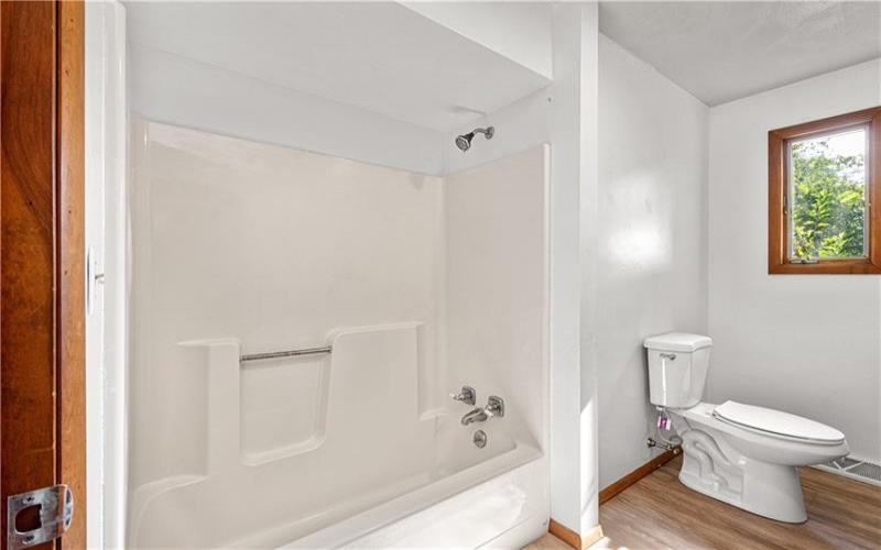 614 Mount Hope Ridge Rd, Claysville, 15323, 2 Bedroom Bedrooms, 5 Room Rooms,2 BathroomBathrooms,Residential,For Sale,Mount Hope Ridge Rd,1775158