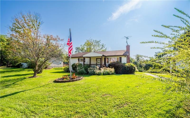614 Mount Hope Ridge Rd, Claysville, 15323, 2 Bedroom Bedrooms, 5 Room Rooms,2 BathroomBathrooms,Residential,For Sale,Mount Hope Ridge Rd,1775158