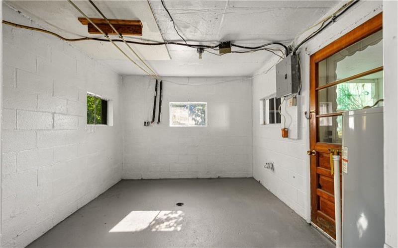 614 Mount Hope Ridge Rd, Claysville, 15323, 2 Bedroom Bedrooms, 5 Room Rooms,2 BathroomBathrooms,Residential,For Sale,Mount Hope Ridge Rd,1775158