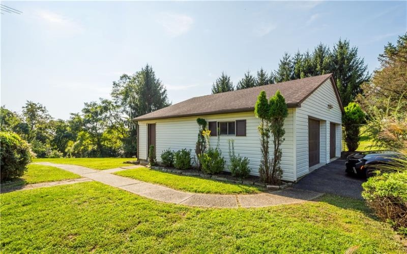 614 Mount Hope Ridge Rd, Claysville, 15323, 2 Bedroom Bedrooms, 5 Room Rooms,2 BathroomBathrooms,Residential,For Sale,Mount Hope Ridge Rd,1775158