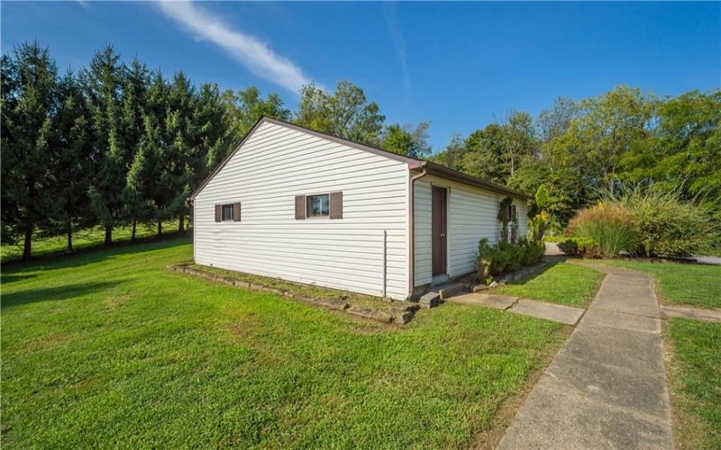 614 Mount Hope Ridge Rd, Claysville, 15323, 2 Bedroom Bedrooms, 5 Room Rooms,2 BathroomBathrooms,Residential,For Sale,Mount Hope Ridge Rd,1775158