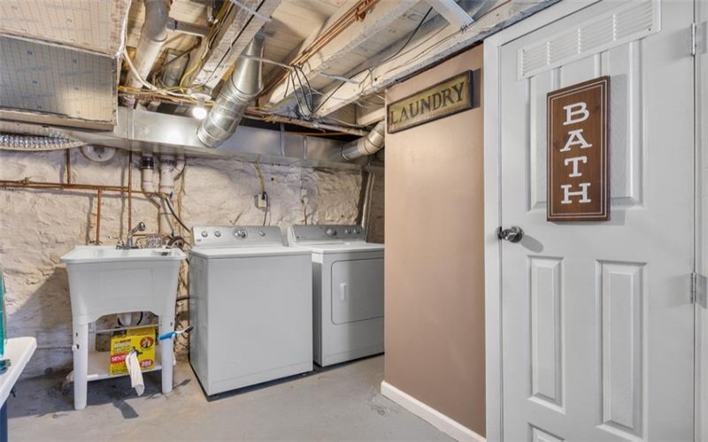 341 Short St, Trafford, 15085, 2 Bedroom Bedrooms, 8 Room Rooms,2 BathroomBathrooms,Residential,For Sale,Short St,1775458