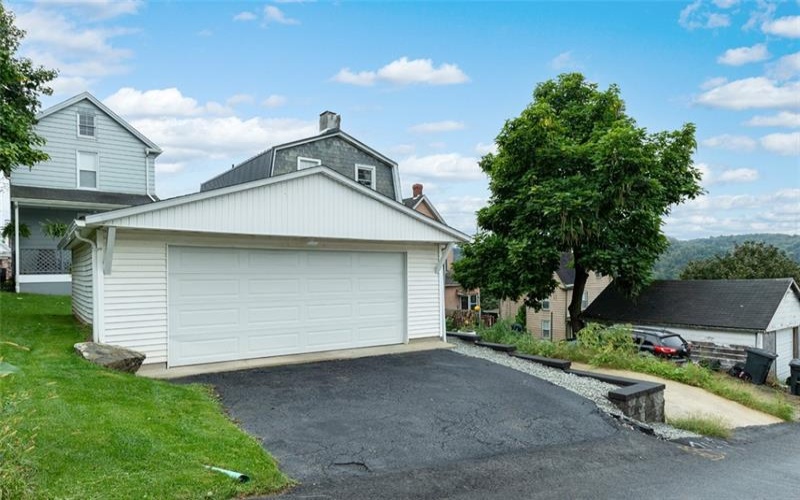 341 Short St, Trafford, 15085, 2 Bedroom Bedrooms, 8 Room Rooms,2 BathroomBathrooms,Residential,For Sale,Short St,1775458