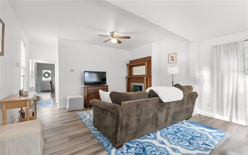 341 Short St, Trafford, 15085, 2 Bedroom Bedrooms, 8 Room Rooms,2 BathroomBathrooms,Residential,For Sale,Short St,1775458