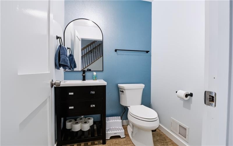 9986 Mcclellan St, North Huntingdon, 15642, 3 Bedroom Bedrooms, 9 Room Rooms,2.2 BathroomBathrooms,Residential,For Sale,Mcclellan St,1768062
