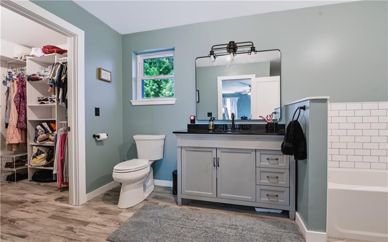 9986 Mcclellan St, North Huntingdon, 15642, 3 Bedroom Bedrooms, 9 Room Rooms,2.2 BathroomBathrooms,Residential,For Sale,Mcclellan St,1768062