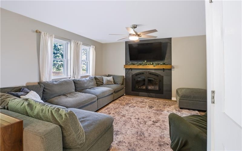 9986 Mcclellan St, North Huntingdon, 15642, 3 Bedroom Bedrooms, 9 Room Rooms,2.2 BathroomBathrooms,Residential,For Sale,Mcclellan St,1768062