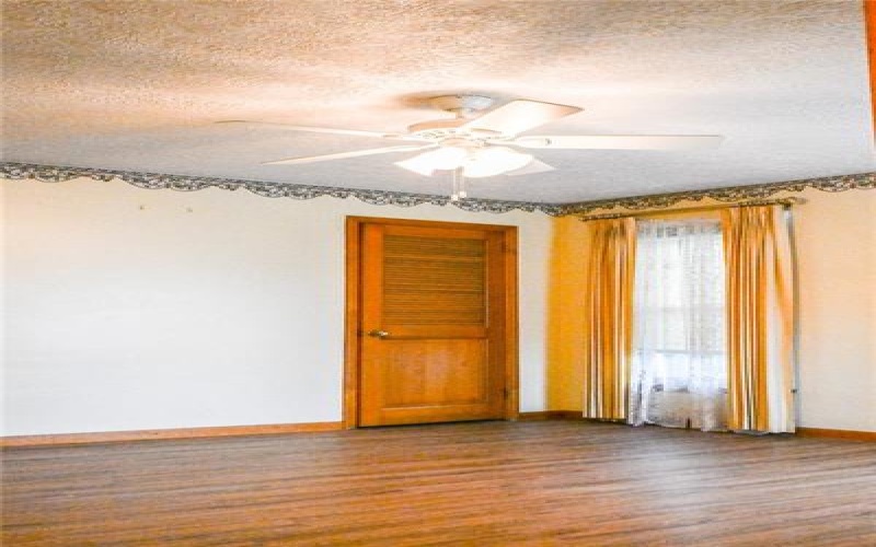 412 Wood St, California, 15419, 3 Bedroom Bedrooms, 7 Room Rooms,2 BathroomBathrooms,Residential,For Sale,Wood St,1774781