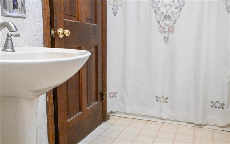 412 Wood St, California, 15419, 3 Bedroom Bedrooms, 7 Room Rooms,2 BathroomBathrooms,Residential,For Sale,Wood St,1774781