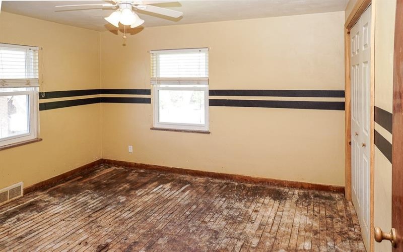 434 Mary St, Jeannette, 15644, 3 Bedroom Bedrooms, 6 Room Rooms,1 BathroomBathrooms,Residential,For Sale,Mary St,1775317