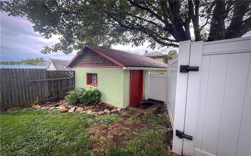 127 Coffey St, Uniontown, 15401, 3 Bedroom Bedrooms, ,1 BathroomBathrooms,Residential,For Sale,Coffey St,1775422
