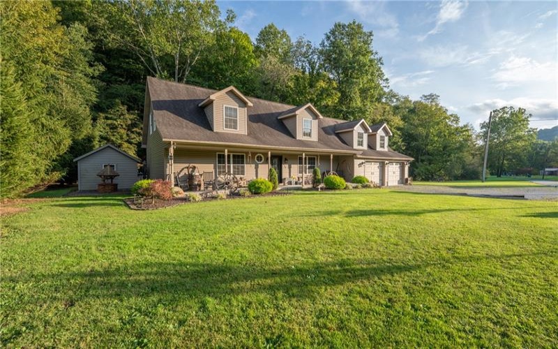 460 Back Creek Rd, Champion, 15622, 3 Bedroom Bedrooms, ,2.1 BathroomBathrooms,Residential,For Sale,Back Creek Rd,1775584