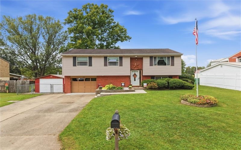 163 Van Dr, Connellsville, 15425, 4 Bedroom Bedrooms, 12 Room Rooms,2 BathroomBathrooms,Residential,For Sale,Van Dr,1775602