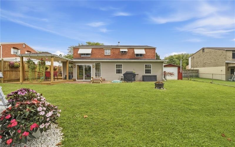 163 Van Dr, Connellsville, 15425, 4 Bedroom Bedrooms, 12 Room Rooms,2 BathroomBathrooms,Residential,For Sale,Van Dr,1775602