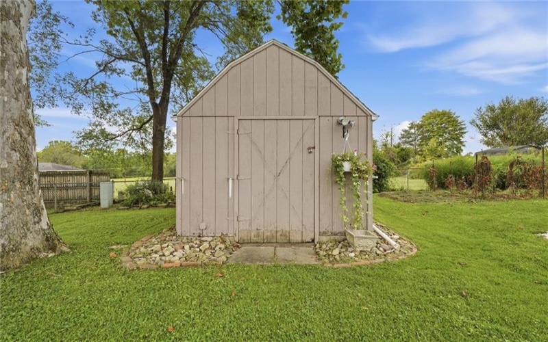 163 Van Dr, Connellsville, 15425, 4 Bedroom Bedrooms, 12 Room Rooms,2 BathroomBathrooms,Residential,For Sale,Van Dr,1775602