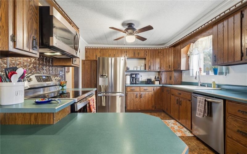 163 Van Dr, Connellsville, 15425, 4 Bedroom Bedrooms, 12 Room Rooms,2 BathroomBathrooms,Residential,For Sale,Van Dr,1775602
