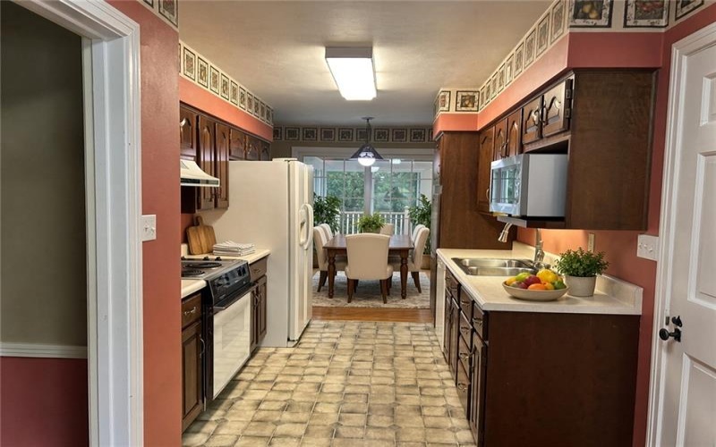 231 Greenridge Rd., Greensburg, 15601, 3 Bedroom Bedrooms, 9 Room Rooms,2.1 BathroomBathrooms,Residential,For Sale,Greenridge Rd.,1775616