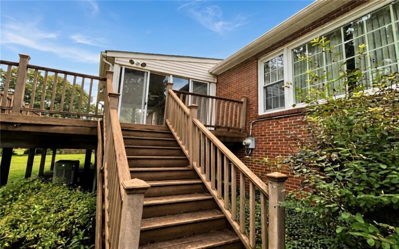 231 Greenridge Rd., Greensburg, 15601, 3 Bedroom Bedrooms, 9 Room Rooms,2.1 BathroomBathrooms,Residential,For Sale,Greenridge Rd.,1775616