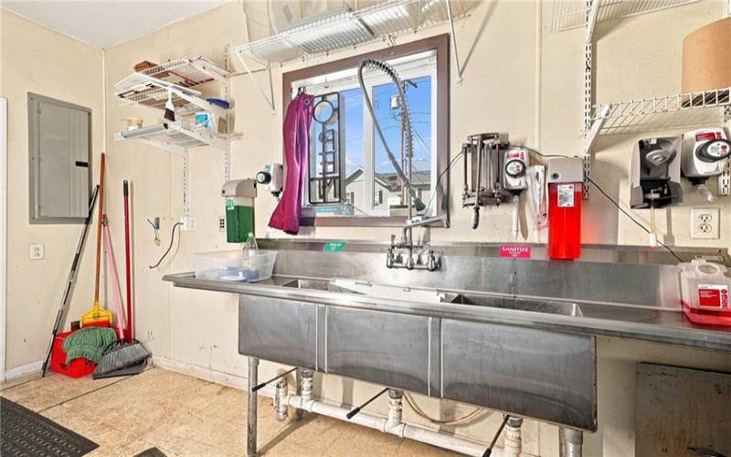 459 3rd St, California, 15419, ,Commercial-industrial-business,For Sale,3rd St,1775738