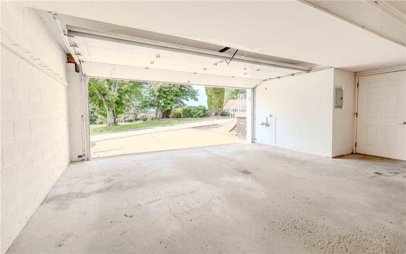 45 Manorfield Circle, Delmont, 15626, 3 Bedroom Bedrooms, 7 Room Rooms,2.1 BathroomBathrooms,Residential,For Sale,Manorfield Circle,1773429