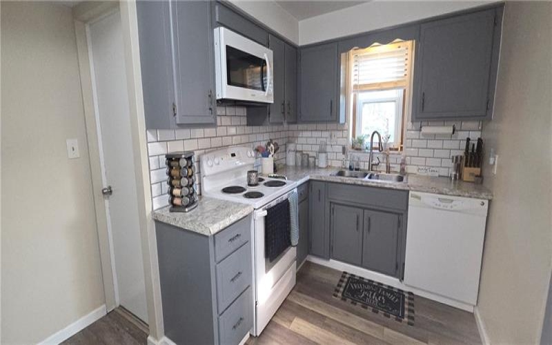 1 Liberty Ave, Burgettstown, 15021, 4 Bedroom Bedrooms, ,1.1 BathroomBathrooms,Residential,For Sale,Liberty Ave,1775821