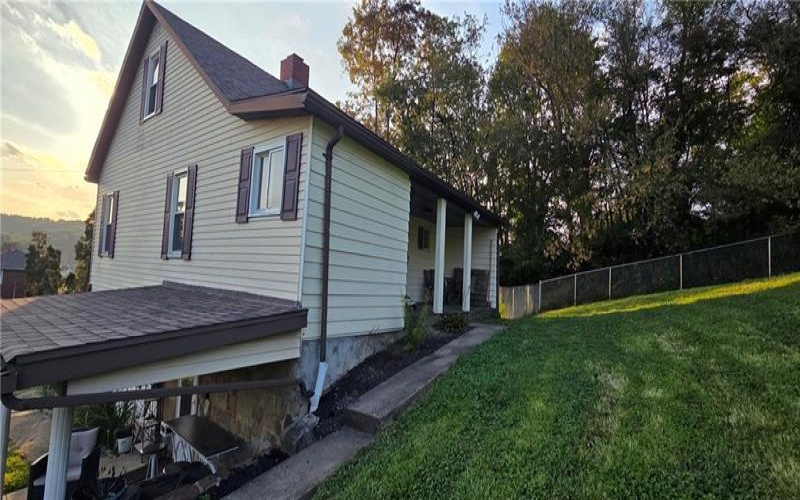 1 Liberty Ave, Burgettstown, 15021, 4 Bedroom Bedrooms, ,1.1 BathroomBathrooms,Residential,For Sale,Liberty Ave,1775821