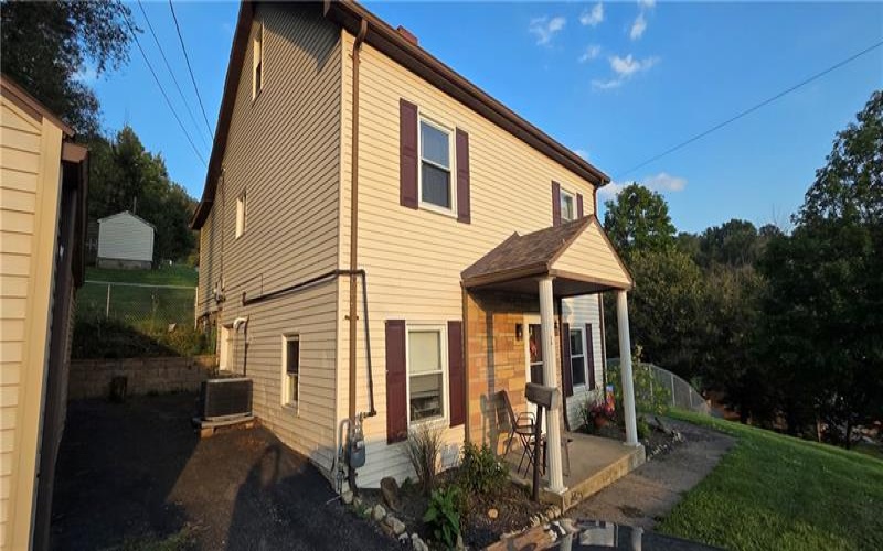 1 Liberty Ave, Burgettstown, 15021, 4 Bedroom Bedrooms, ,1.1 BathroomBathrooms,Residential,For Sale,Liberty Ave,1775821