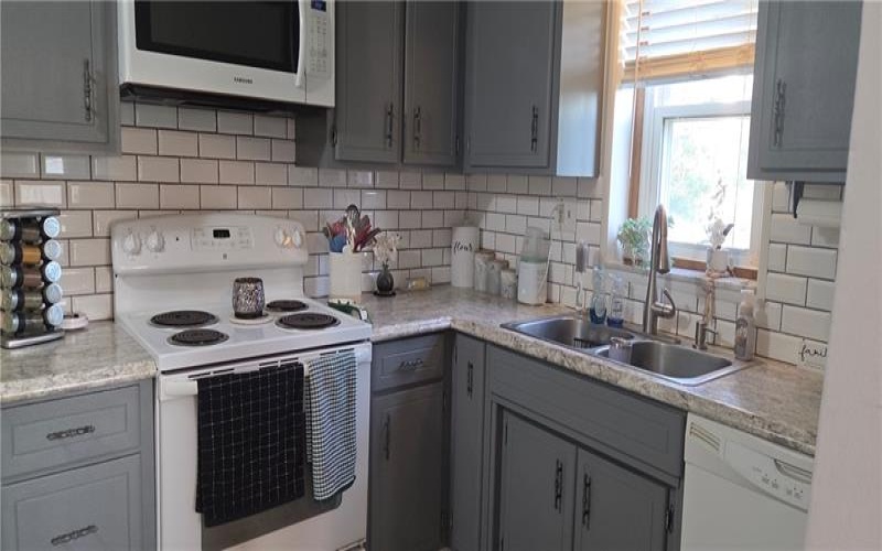 1 Liberty Ave, Burgettstown, 15021, 4 Bedroom Bedrooms, ,1.1 BathroomBathrooms,Residential,For Sale,Liberty Ave,1775821