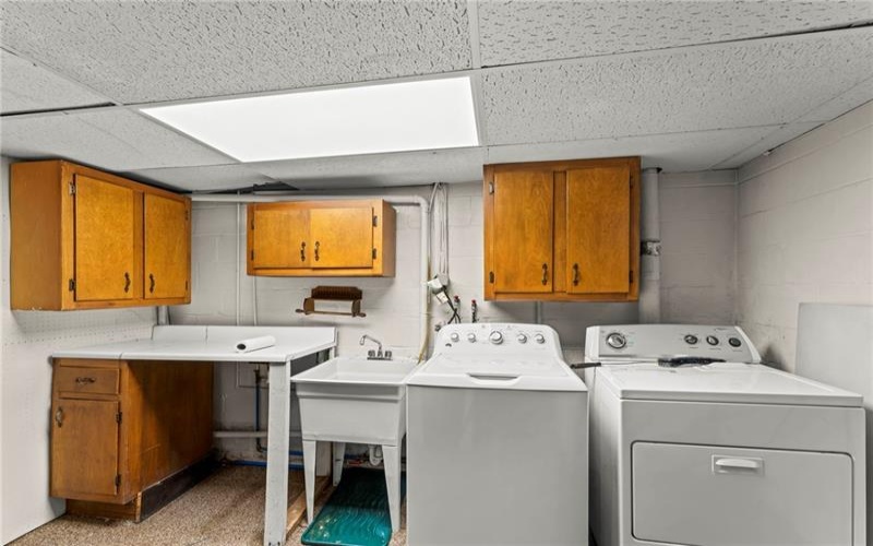 107 Devonshire Dr, McMurray, 15317, 4 Bedroom Bedrooms, 10 Room Rooms,2 BathroomBathrooms,Residential,For Sale,Devonshire Dr,1775739