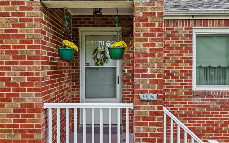 107 Devonshire Dr, McMurray, 15317, 4 Bedroom Bedrooms, 10 Room Rooms,2 BathroomBathrooms,Residential,For Sale,Devonshire Dr,1775739