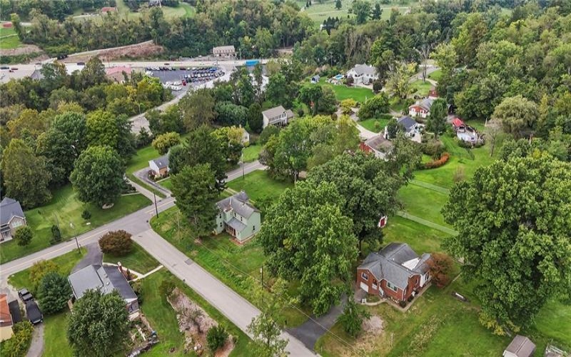 107 Devonshire Dr, McMurray, 15317, 4 Bedroom Bedrooms, 10 Room Rooms,2 BathroomBathrooms,Residential,For Sale,Devonshire Dr,1775739