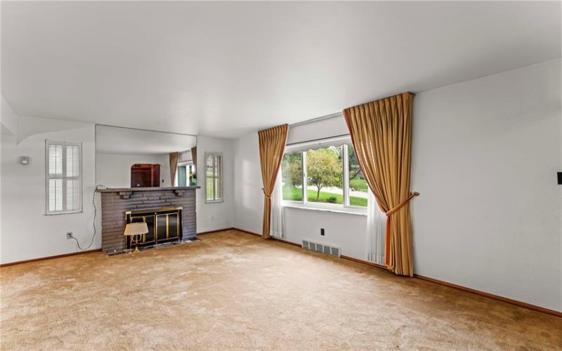 107 Devonshire Dr, McMurray, 15317, 4 Bedroom Bedrooms, 10 Room Rooms,2 BathroomBathrooms,Residential,For Sale,Devonshire Dr,1775739