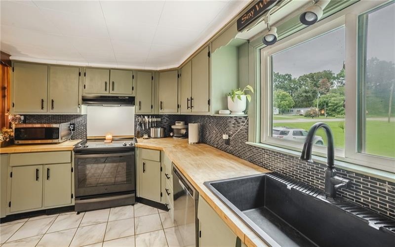 1395 State Rt 217 Hwy, Derry, 15627, 3 Bedroom Bedrooms, ,2 BathroomBathrooms,Residential,For Sale,State Rt 217 Hwy,1775804