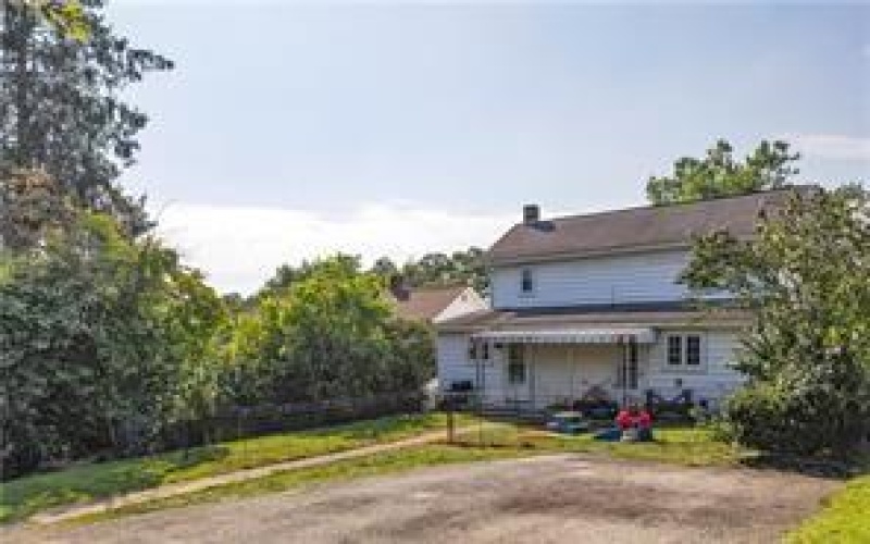 2052 Main St, Claridge, 15623, 2 Bedroom Bedrooms, ,1.1 BathroomBathrooms,Residential,For Sale,Main St,1775608