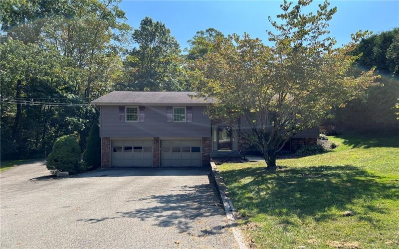 470 Donohoe Rd, Greensburg, 15601, 4 Bedroom Bedrooms, 10 Room Rooms,4.1 BathroomBathrooms,Residential,For Sale,Donohoe Rd,1775669