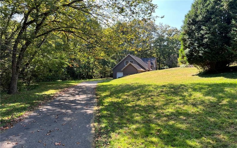 470 Donohoe Rd, Greensburg, 15601, 4 Bedroom Bedrooms, 10 Room Rooms,4.1 BathroomBathrooms,Residential,For Sale,Donohoe Rd,1775669