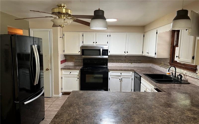 470 Donohoe Rd, Greensburg, 15601, 4 Bedroom Bedrooms, 10 Room Rooms,4.1 BathroomBathrooms,Residential,For Sale,Donohoe Rd,1775669