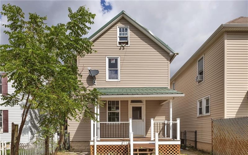 30 Avenue B, Latrobe, 15650, 2 Bedroom Bedrooms, 7 Room Rooms,1 BathroomBathrooms,Residential,For Sale,Avenue B,1771351