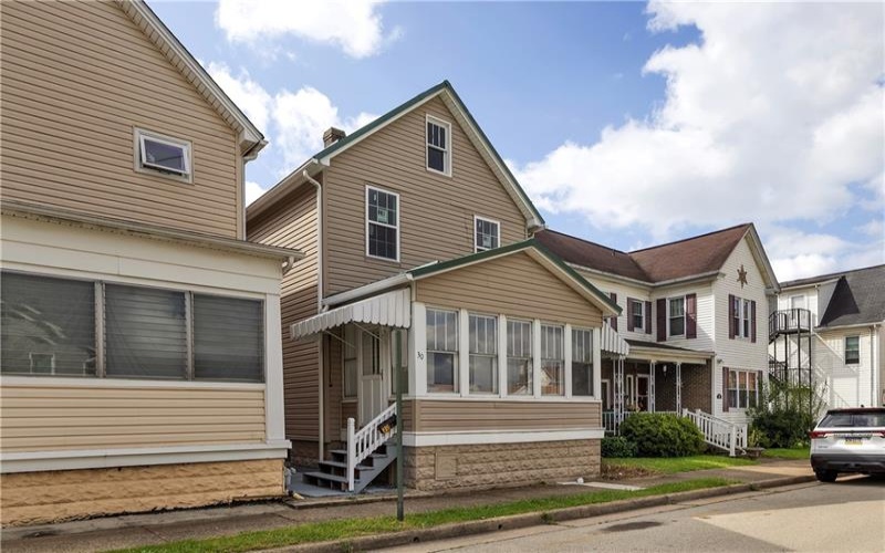 30 Avenue B, Latrobe, 15650, 2 Bedroom Bedrooms, 7 Room Rooms,1 BathroomBathrooms,Residential,For Sale,Avenue B,1771351