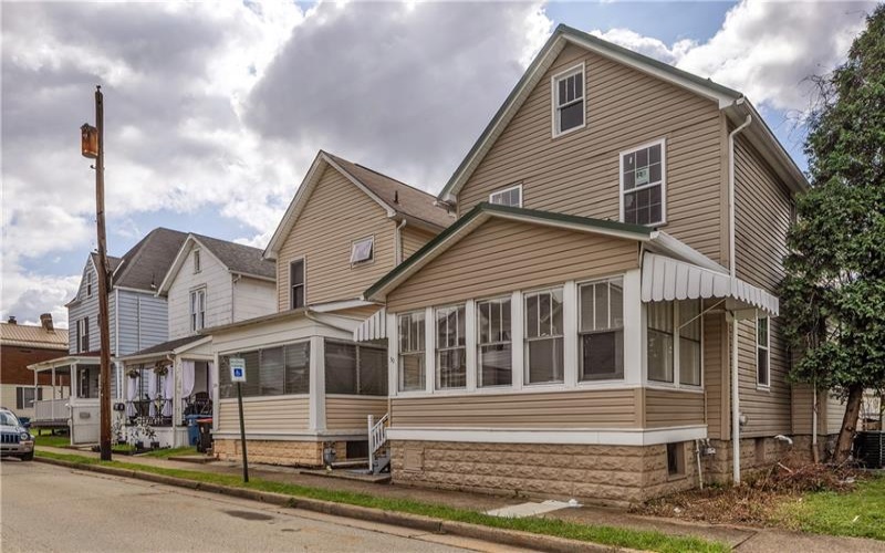 30 Avenue B, Latrobe, 15650, 2 Bedroom Bedrooms, 7 Room Rooms,1 BathroomBathrooms,Residential,For Sale,Avenue B,1771351
