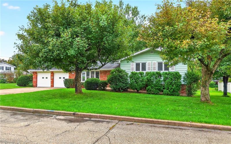 422 Sheffield Dr, Greensburg, 15601, 3 Bedroom Bedrooms, ,1.2 BathroomBathrooms,Residential,For Sale,Sheffield Dr,1775433