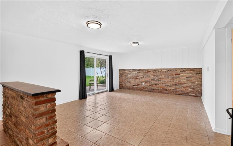 422 Sheffield Dr, Greensburg, 15601, 3 Bedroom Bedrooms, ,1.2 BathroomBathrooms,Residential,For Sale,Sheffield Dr,1775433