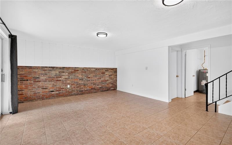 422 Sheffield Dr, Greensburg, 15601, 3 Bedroom Bedrooms, ,1.2 BathroomBathrooms,Residential,For Sale,Sheffield Dr,1775433