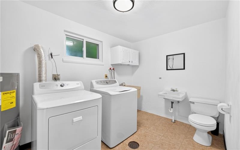 422 Sheffield Dr, Greensburg, 15601, 3 Bedroom Bedrooms, ,1.2 BathroomBathrooms,Residential,For Sale,Sheffield Dr,1775433